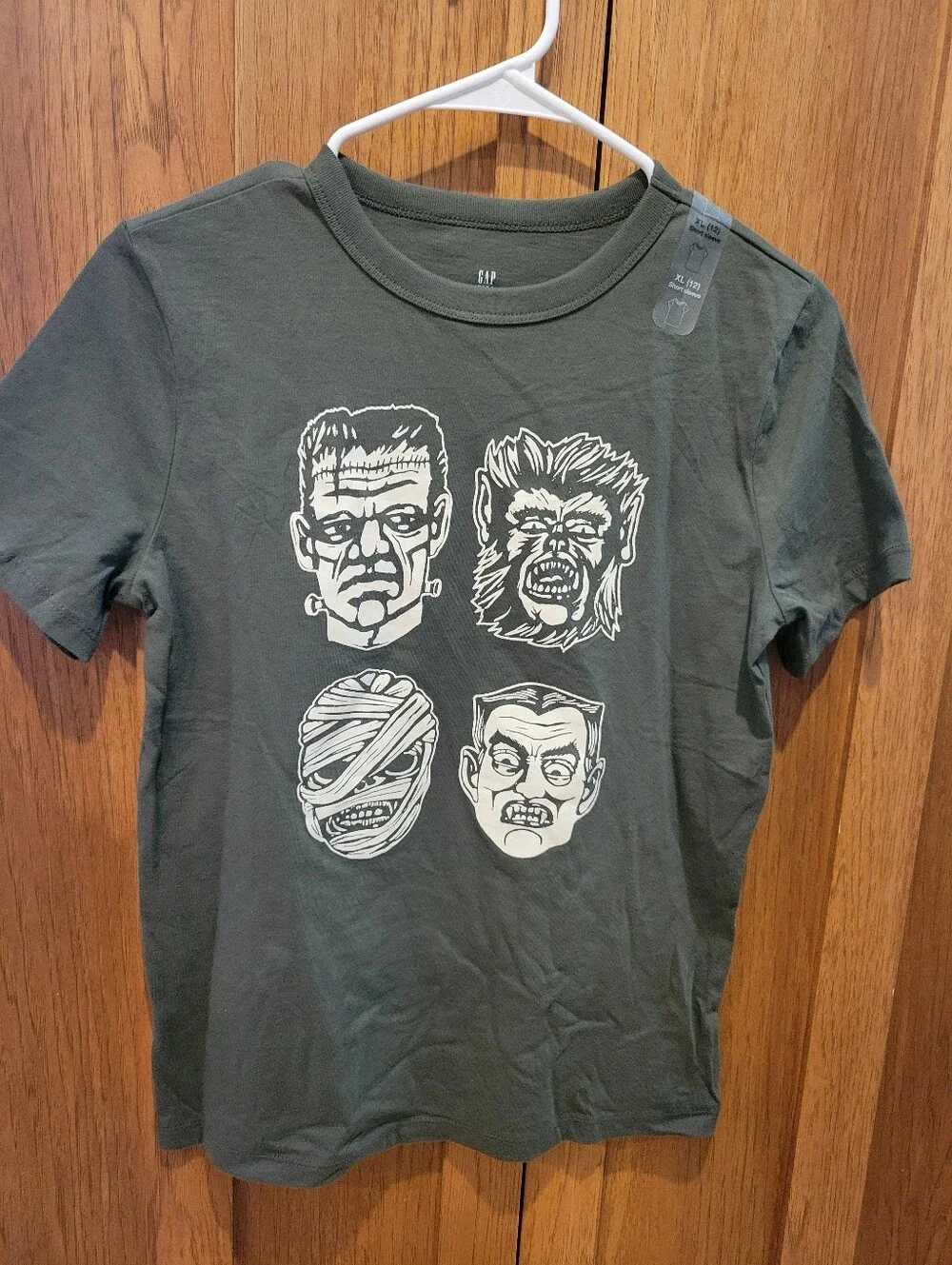 NWT GAP Boys T-shirt  XL (12)